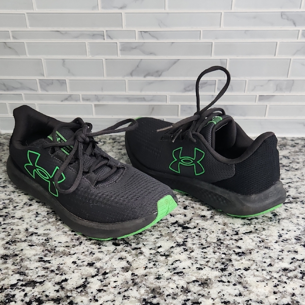 Gray & Green Under Armour Charged Pursuit Big Logo Running Shoes sz 8.5 sneakers
